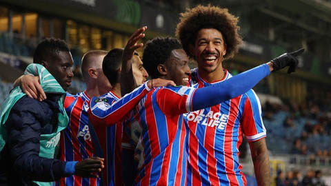  Crystal Palace lập kỷ lục bất bại