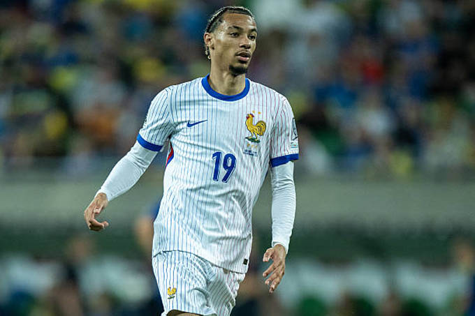 Liverpool không vui khi Ekitike chấn thương vẫn bị triệu tập