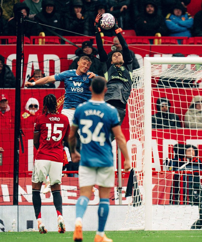 Lammens đã có màn ra mắt MU hoàn hảo