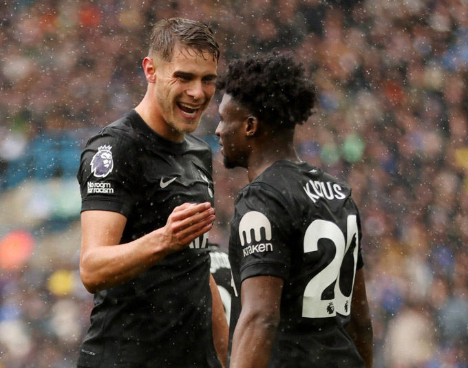 Tottenham đã vượt qua cửa ải mang tên Leeds