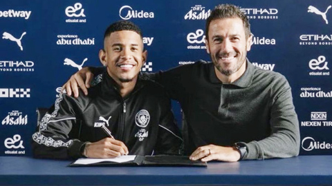  Savinho chính thức ký hợp đồng mới với Man City tới năm 2031