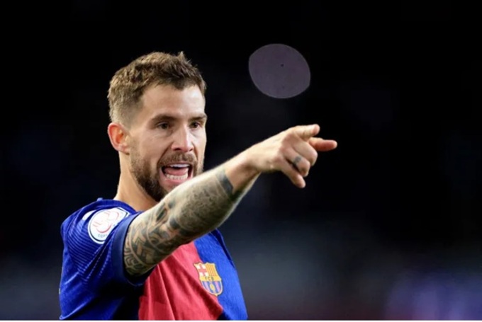 Inigo Martinez ra đi là tổn thất lớn cho Barca