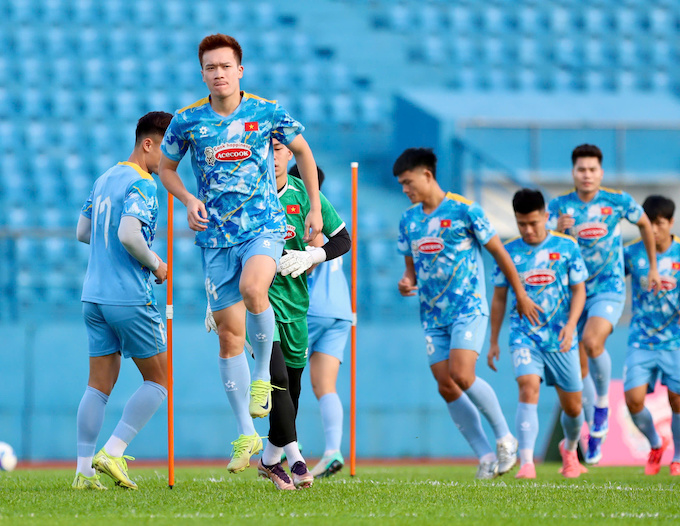 Hoàng Đức và đồng đội đã có buổi tập đầu tiên tại Thủ Dầu Một - Ảnh: Anh Khoa