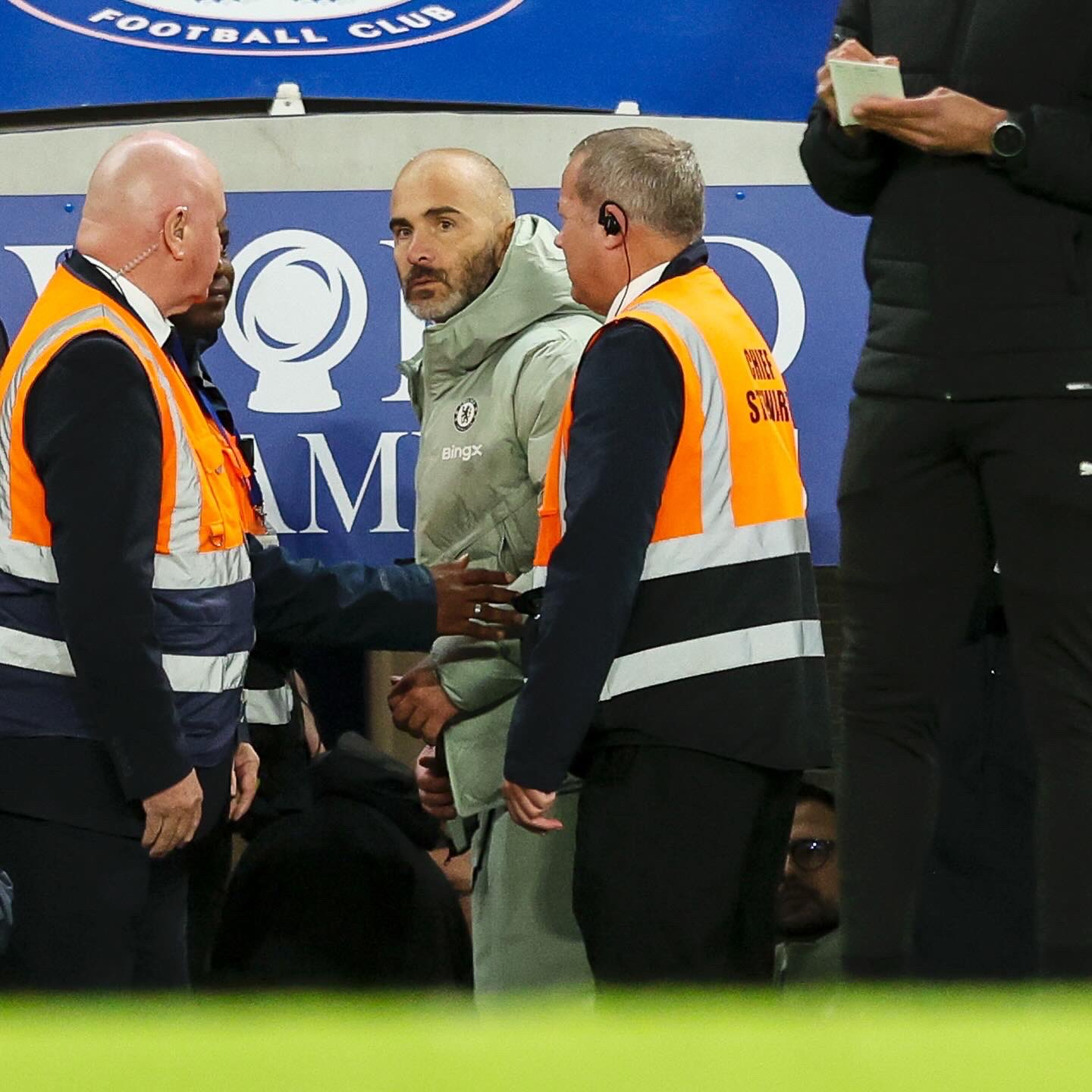 Maresca khó chịu khi bị truất quyền chỉ đạo