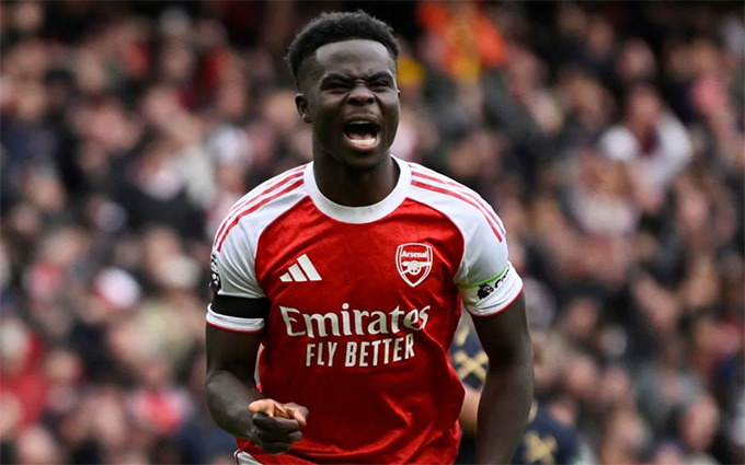Saka tạo nên cột mốc cho riêng mình trong lịch sử Arsenal