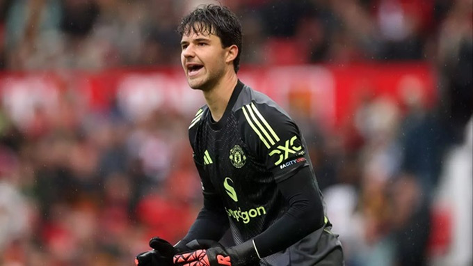 Lammens đã sẵn sàng bước ra ánh sáng tại MU