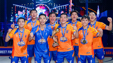  Xuất hiện đội Việt Nam đầu tiên được huyền thoại MU dẫn dắt