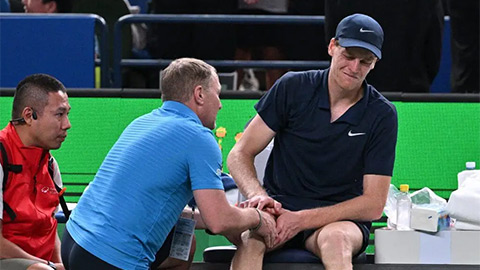  Jannik Sinner bỏ cuộc tại Shanghai Masters vì chấn thương chân phải
