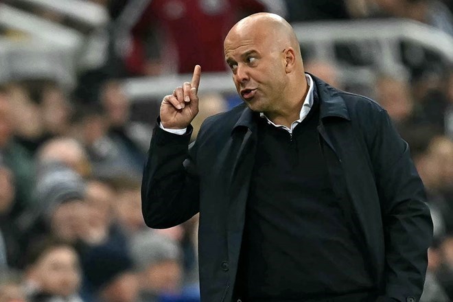 Là một HLV hàng đầu, Slot sẽ xử lý 2 thất bại liên tiếp của Liverpool như thế nào?