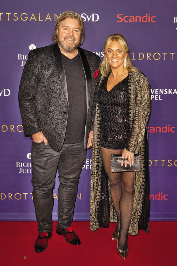 Brolin và bà xã ăn mặc sành điệu