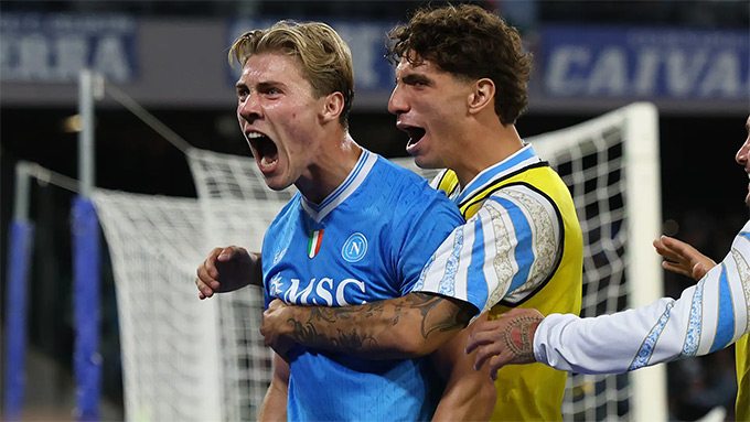 Hojlund ca ngợi ông thầy Conte