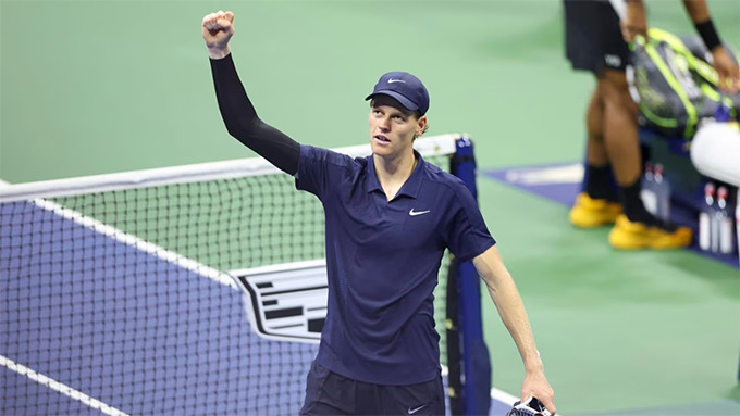 Nhưng Sinner không dễ dàng bỏ cuộc đua