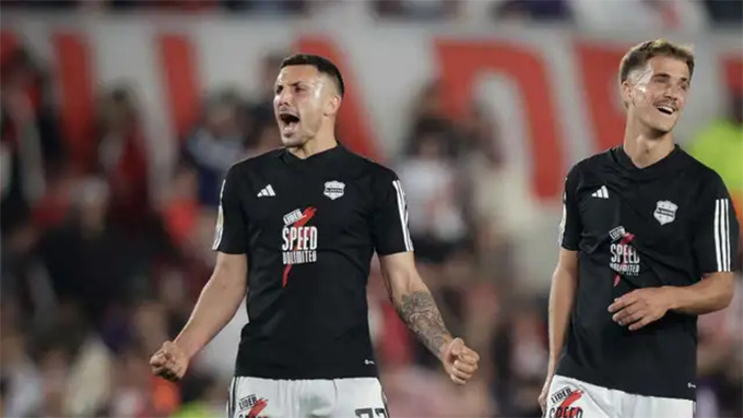 Deportivo Riestra đang dẫn đầu giải vô địch Argentina là một đội bóng quái dị