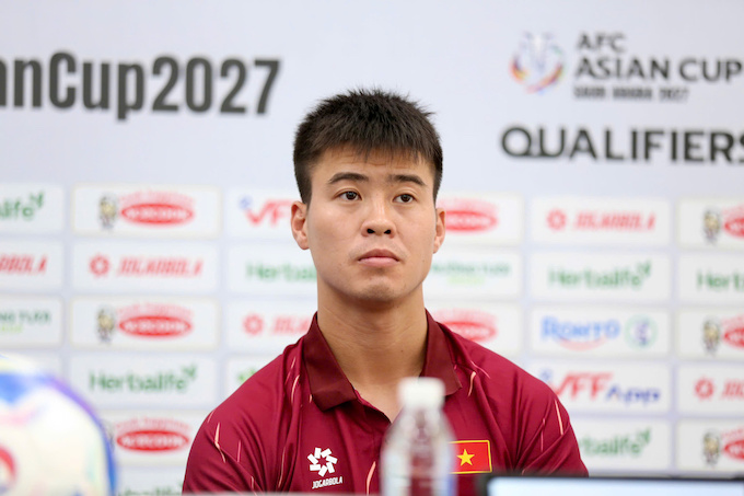 Tuyển thủ Duy Mạnh tại cuộc họp. Ảnh: Anh Khoa