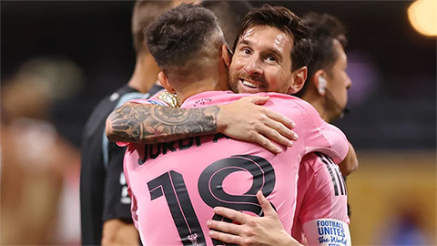  Lionel Messi phản ứng thế nào khi Jordi Alba giải nghệ?