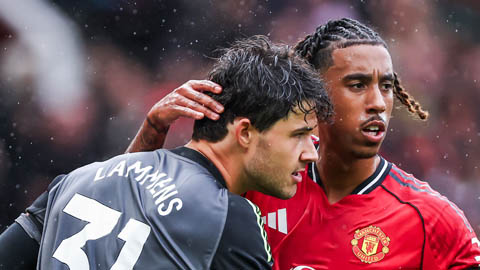  Senne Lammens chinh phục MU sau 5 tuần