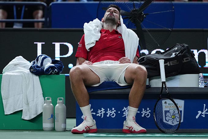 Djokovic gặp vấn đề về thể trạng