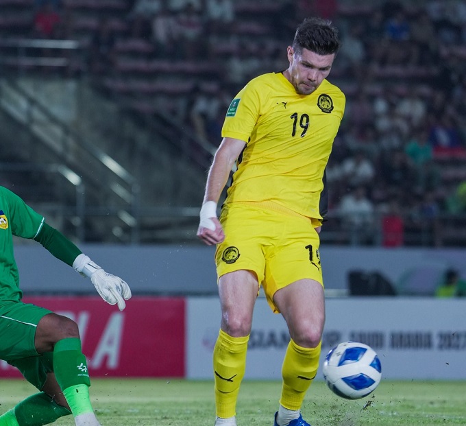 Morales dứt điểm quá kém