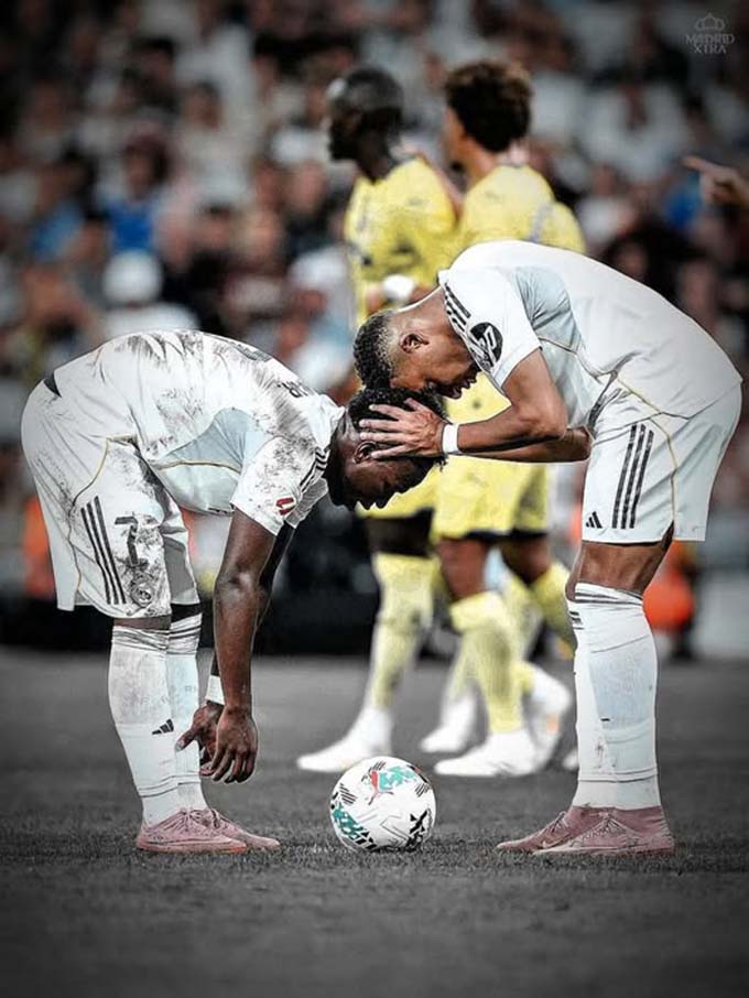 Anh giúp người đồng đội thân thiết tại Real Vinicius lấy lại sự tự tin bằng việc nhường quyền sút phạt đền