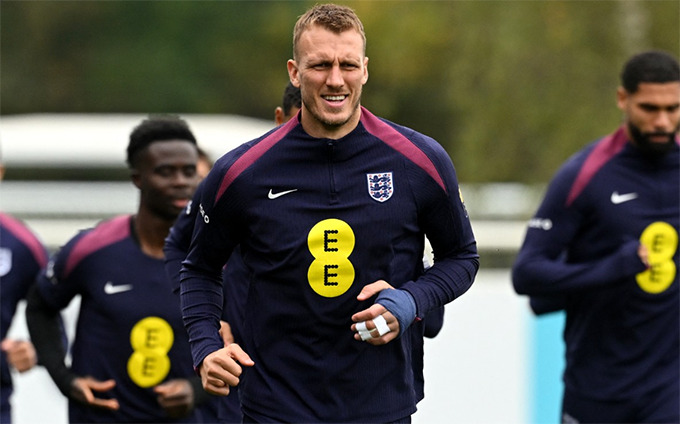 Dan Burn là một trong 5 cầu thủ trên 30 tuổi của ĐT Anh đợt này