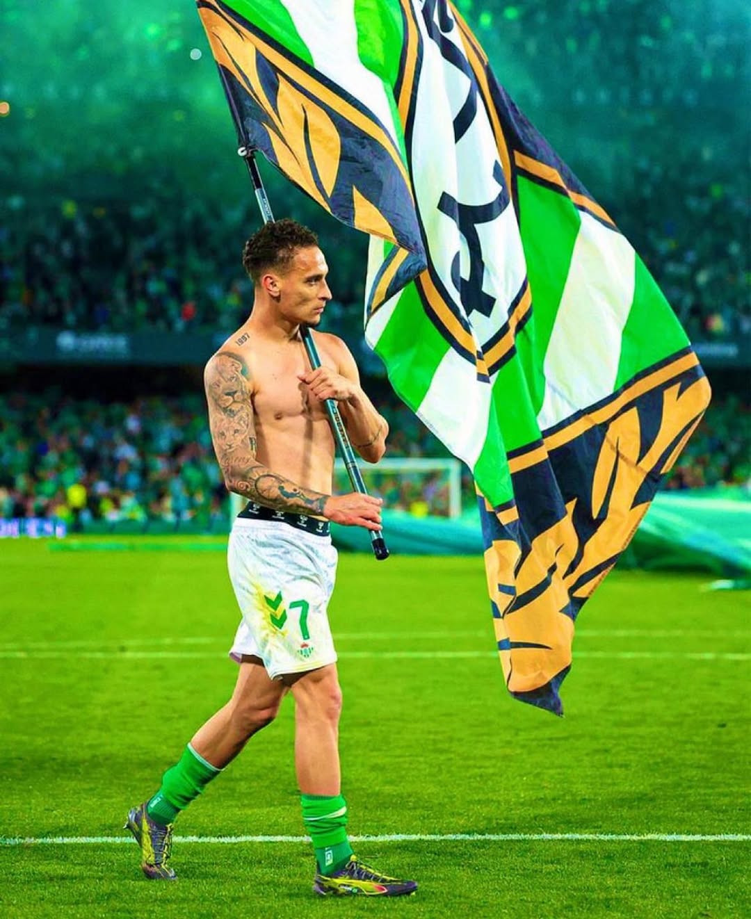 Những cơn ác mộng ở mùa hè 2025 đã chấm dứt khi Antony vẫn được thi đấu cho Betis