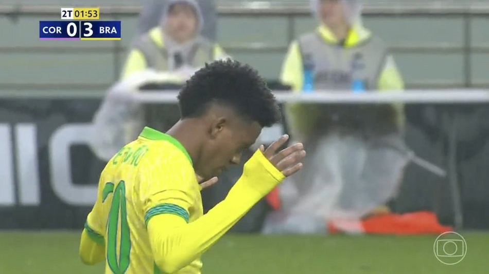 Estevao ăn mừng bàn thắng thứ hai cho ĐT Brazil