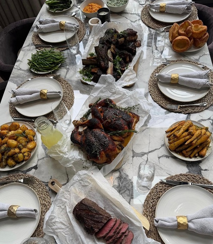 Bữa tiệc nướng đậm chất Anh mà Haaland tự thưởng cho mình sau mỗi trận đấu