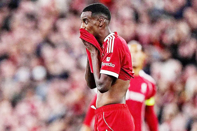 Isak đang gặp vấn đề về tâm lý