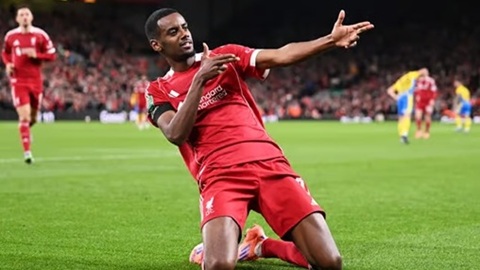  Sẽ không ai ngăn được Isak tỏa sáng