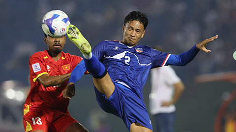  Cầu thủ Nepal phải đá trên sân như bê tông, thiếu cả tiền mua đá chườm