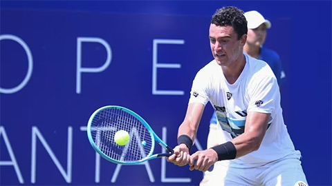  Goncalo Oliveira tàn nghiệp, dương tính chất cấm vì hôn gái lạ