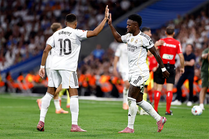 Mbappe chia sẻ về mối quan hệ ngày càng tốt lên với Vini