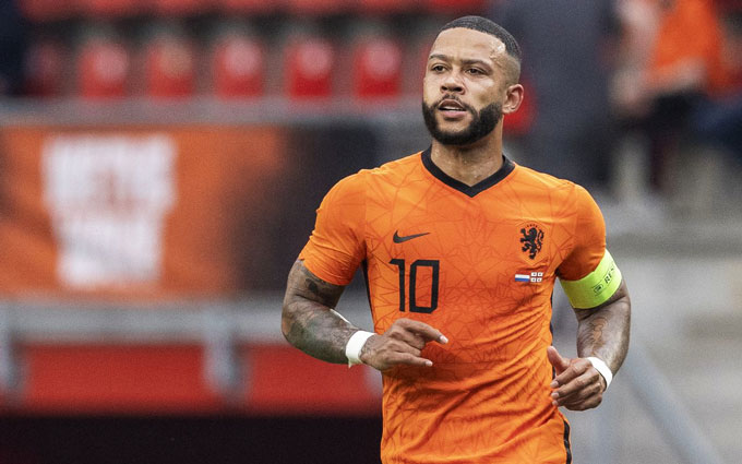 Depay lập thêm kỷ lục