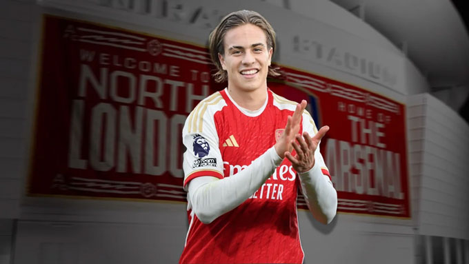 Arsenal vỡ mộng mua Yildiz