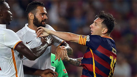  8 lần Lionel Messi lộ bản chất hắc ám