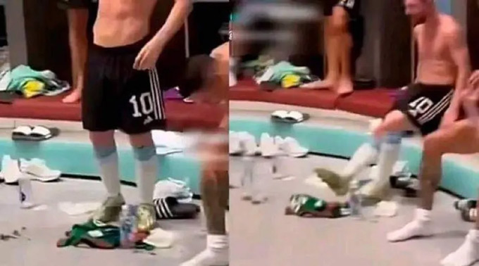 Messi đá vào chiếc áo của tuyển Mexico