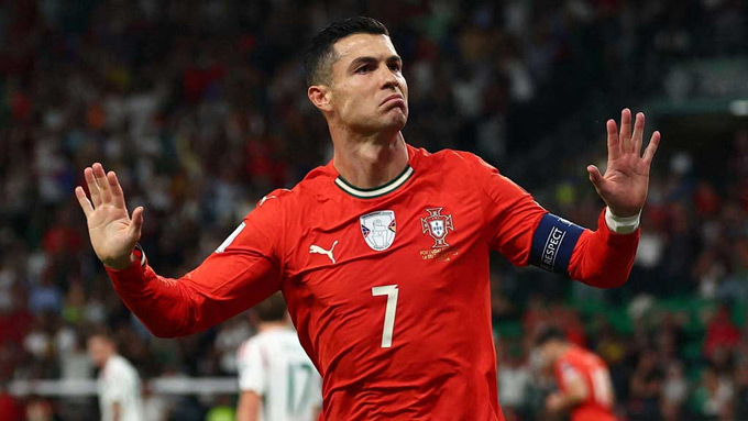 Ronaldo lập cú đúp trước Hungary