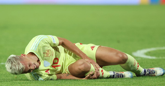 Olmo bị chấn thương cơ soleus ở chân trái và sẽ phải nghỉ thi đấu từ 2 đến 3 tuần