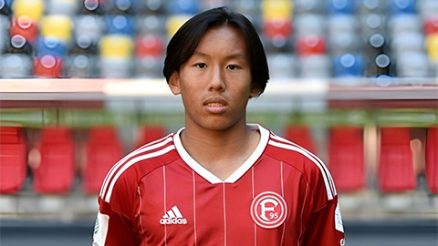  Simon Vũ, tiền vệ đa năng gốc Việt chuẩn bị ra mắt Bundesliga