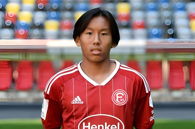 Simon Vũ hiện đang thi đấu cho đội Fortuna Dusseldorf II