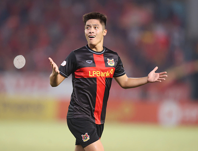 Quốc Việt lập siêu phẩm cho Ninh Bình - Ảnh: Minh Tuấn