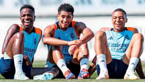  Làm thế nào để 'nhét' Jude Bellingham vào tam giác BMV?