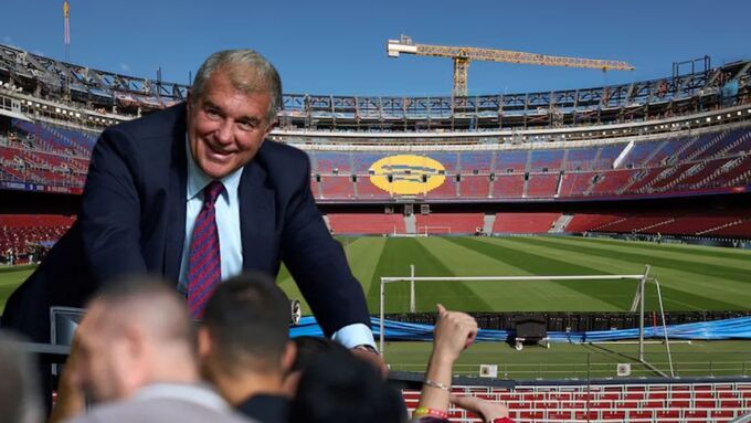 Dù được Hội đồng thành phố cấp phép, Barca vẫn chưa vội trở lại Camp Nou.