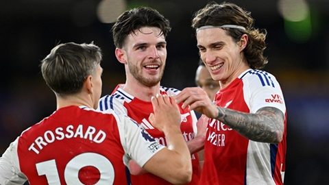  Ai sẽ giúp Arsenal làm thơ?