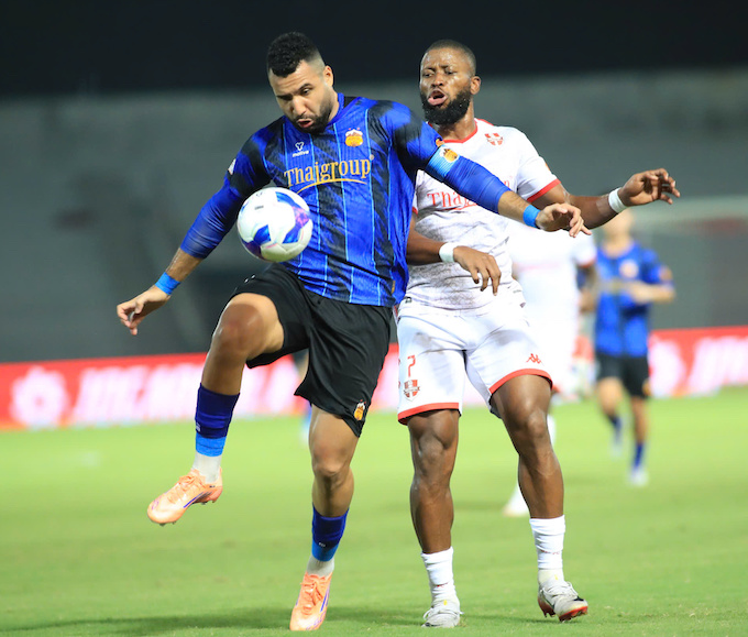 Các ngoại binh của HAGL quá nhạt nhoà trong trận đấu này. Ảnh: Phan Tùng