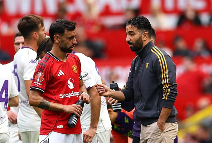 HLV Amorim vẫn tin tưởng Bruno đá phạt 11m