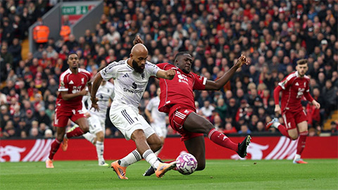  Vì sao bàn thắng gây tranh cãi của MU trước Liverpool được công nhận?