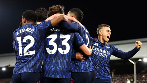  Arsenal bảo vệ ngôi đầu bằng thứ vũ khí 'độc địa'