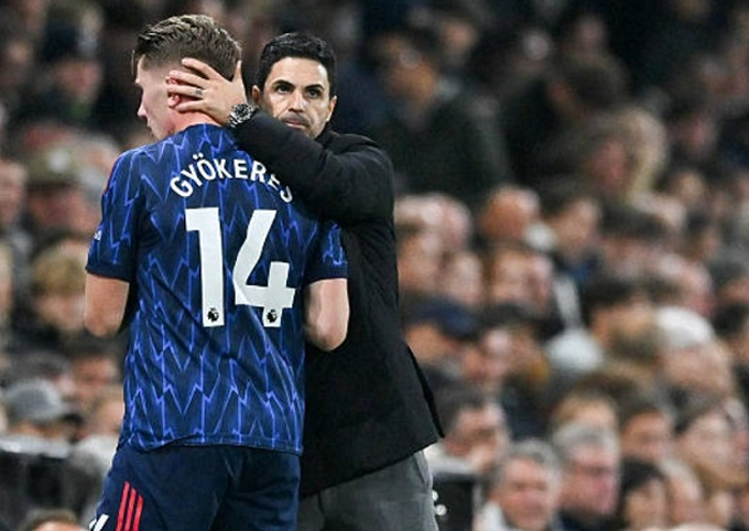 HLV Arteta vẫn tin tưởng vào Gyokeres