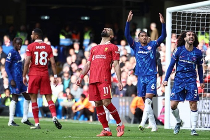 Cầu thủ Liverpool thất vọng sau trận thua Chelsea ở vòng đấu trước